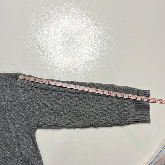 H&M Wool Blend Gray Crop Sweater size S - Picture 7 of 7